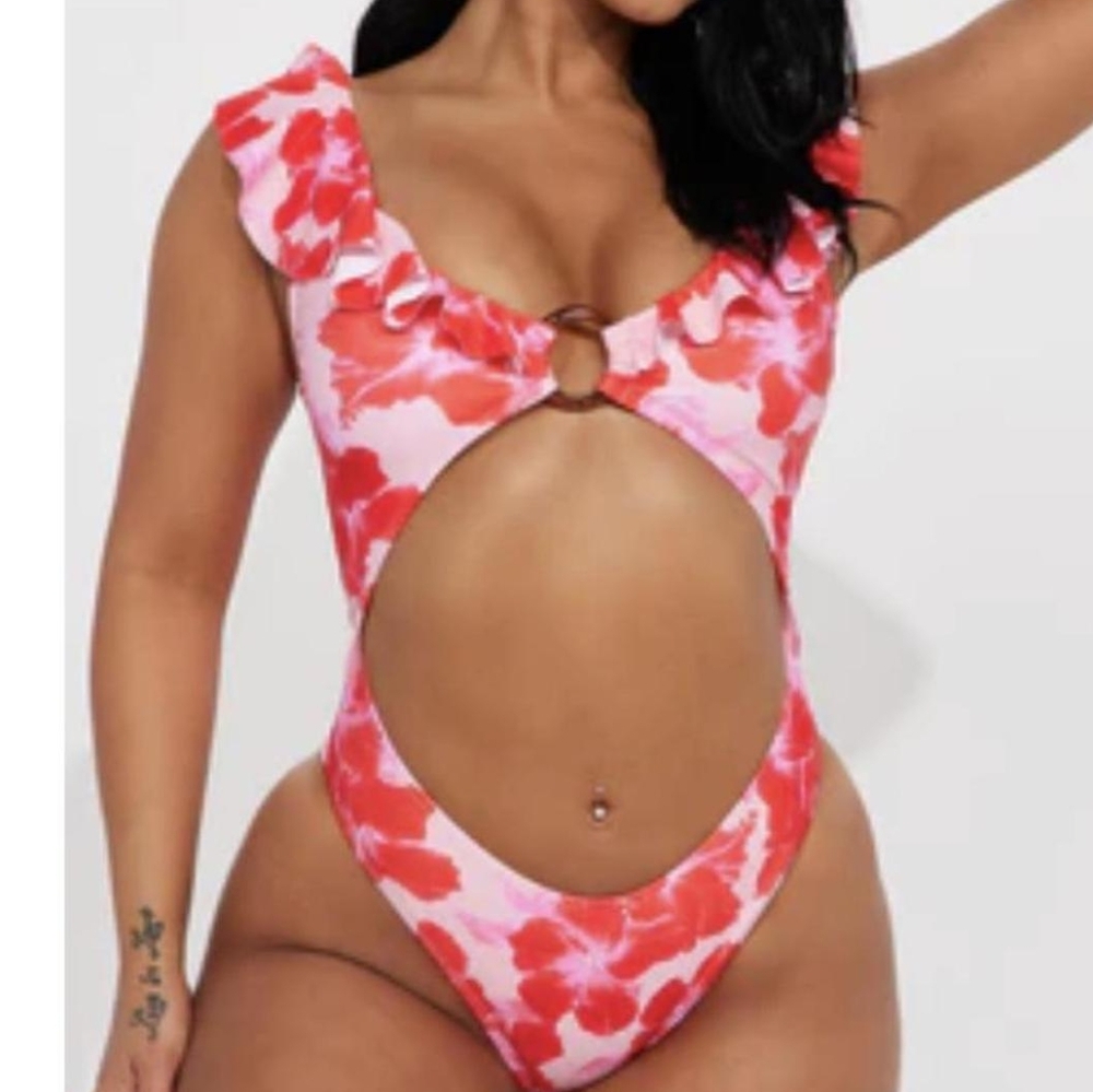 L NWT Fashion Nova Red Pink Floral Combo Katherine Cut Out 1 Piece Swimsuit
